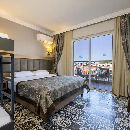 Crystal Aura & Resort Kemer