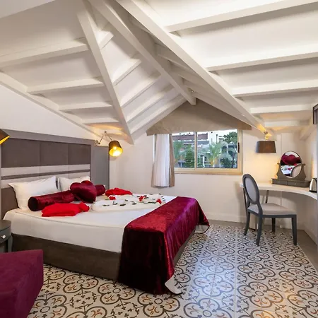 Crystal Aura Aqua Collection 5* Kemer